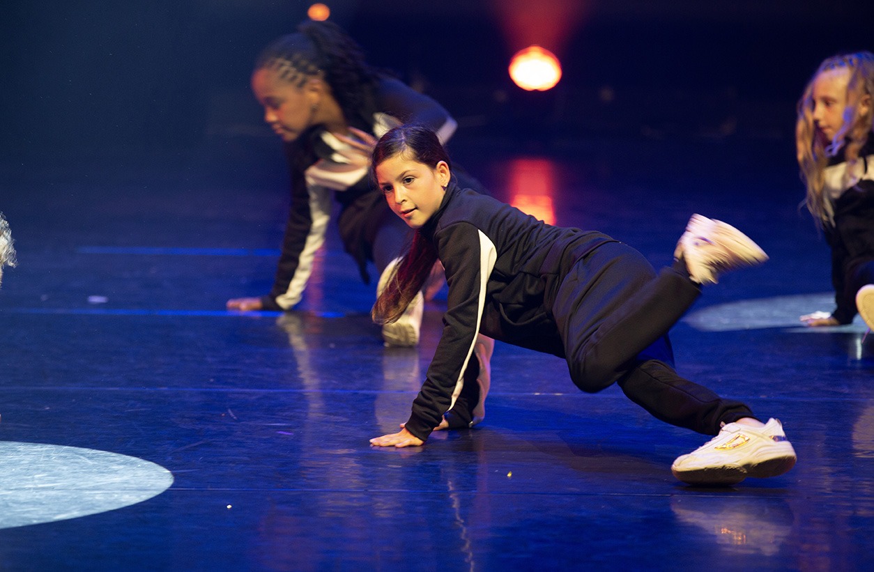 Enfants qui dansent le hip-hop au rocking club 91 à yerres