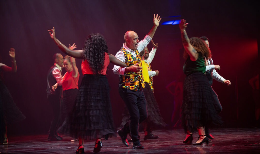 Photo de couple qui danse la salsa au rocking club 91 à yerres