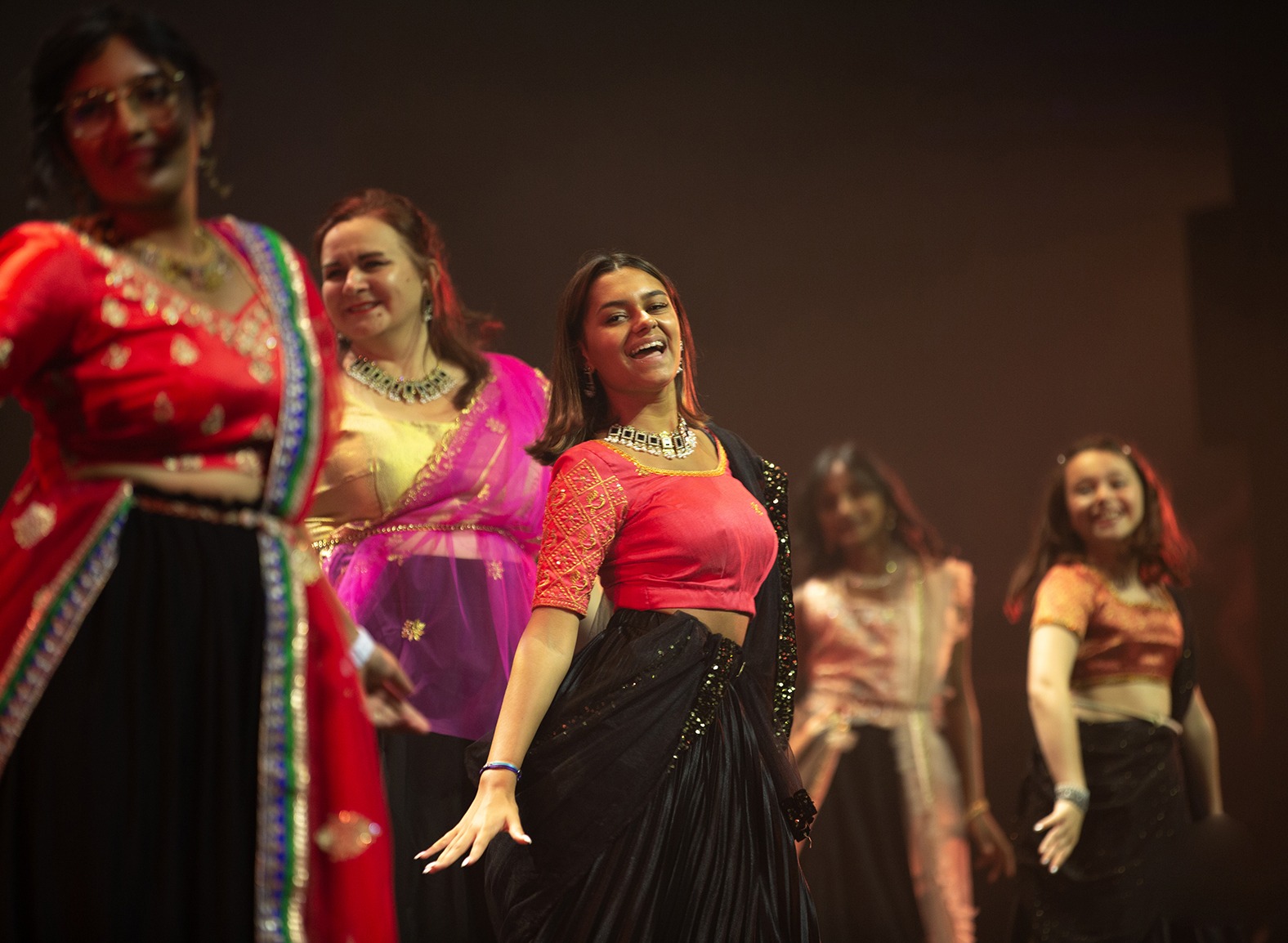 Groupe qui danse de la danse indienne ou Rocking club 91